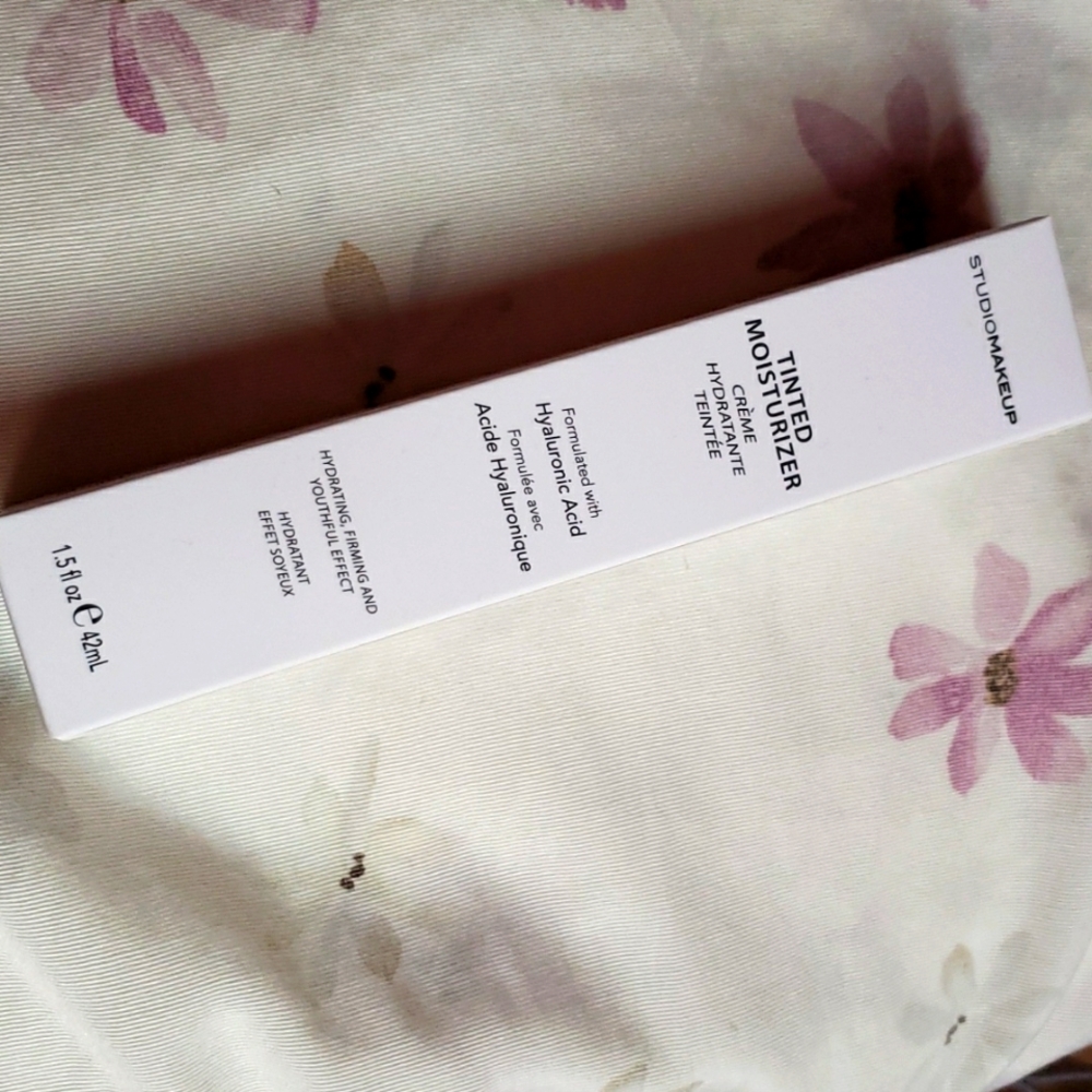 Studiomakeup tinted moisturizer